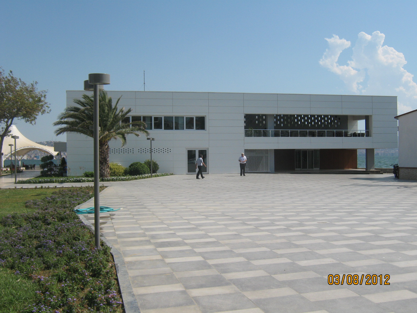 fullslide1